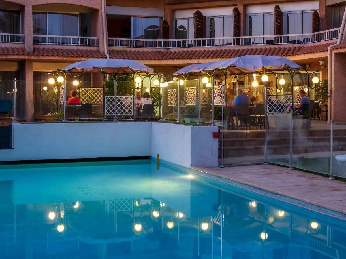 Noemys Toulon La Valette - Hotel Restaurant Avec Piscine